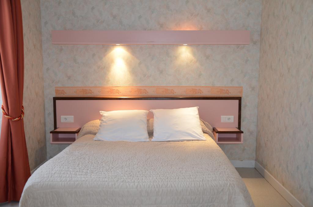 Logis Auberge De L'Allagnonette Saint-Poncy ภายนอก รูปภาพ
