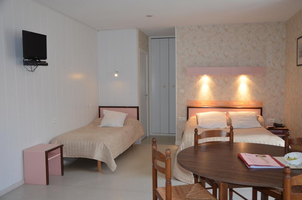 Logis Auberge De L'Allagnonette Saint-Poncy ภายนอก รูปภาพ