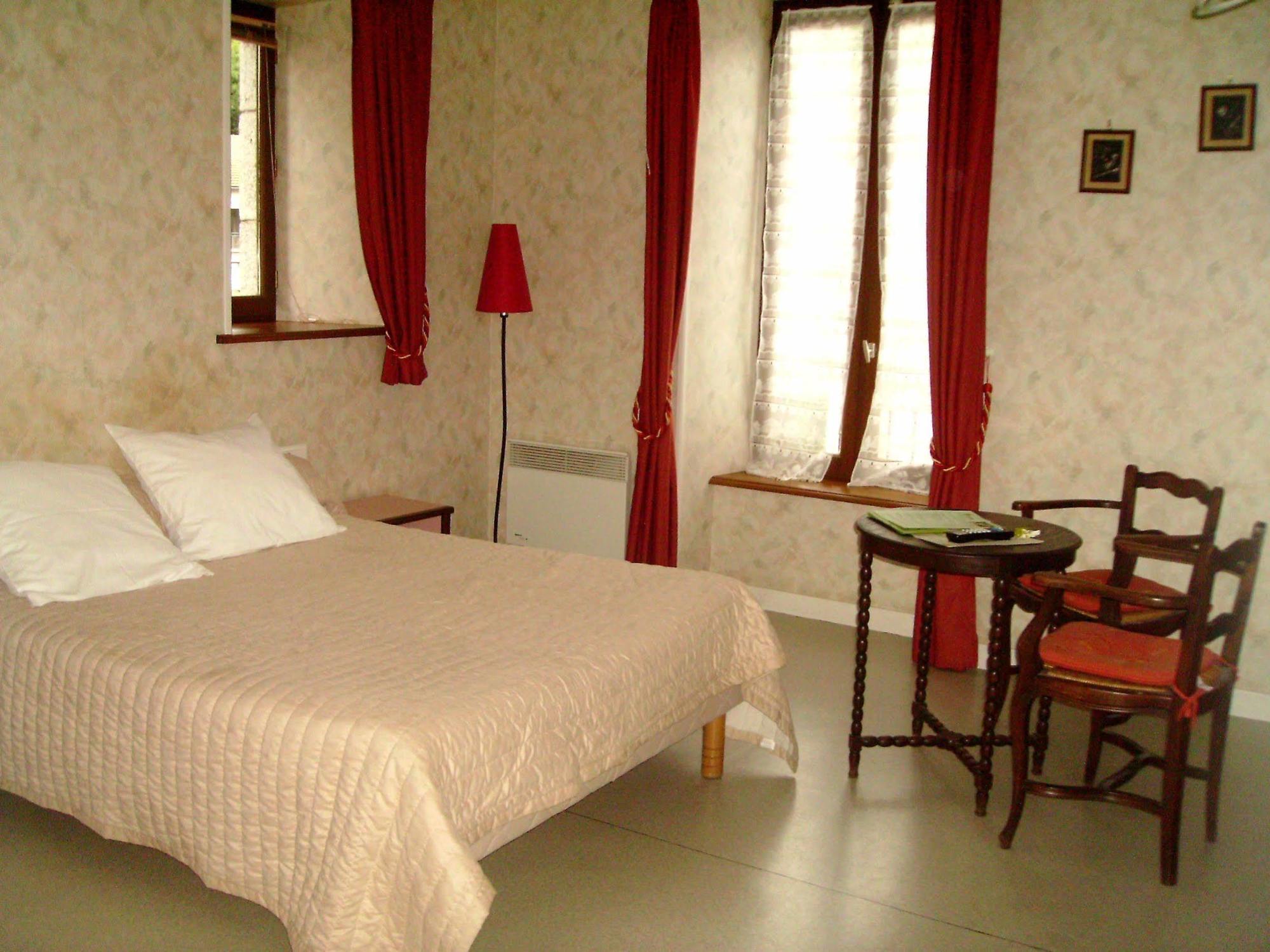 Logis Auberge De L'Allagnonette Saint-Poncy ภายนอก รูปภาพ
